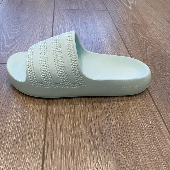 Size 8 Adidas Adilette Ayoon slides new without box - Picture 6 of 9